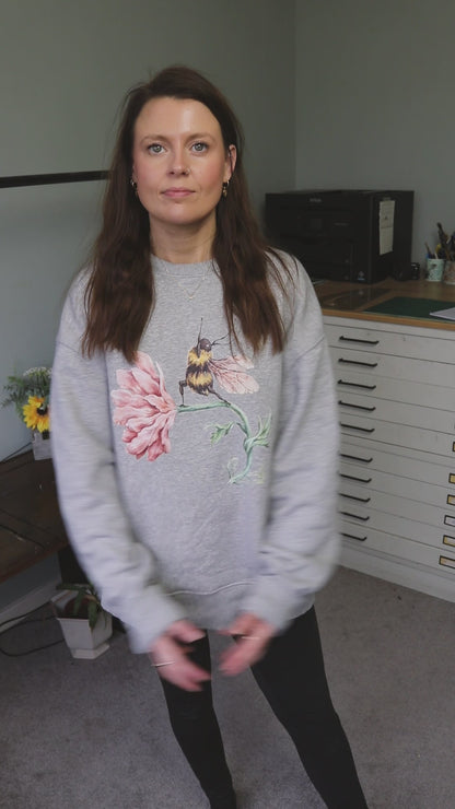 Oversized Yoga Bee Sweatshirt (Organic/Recycled Hybrid)